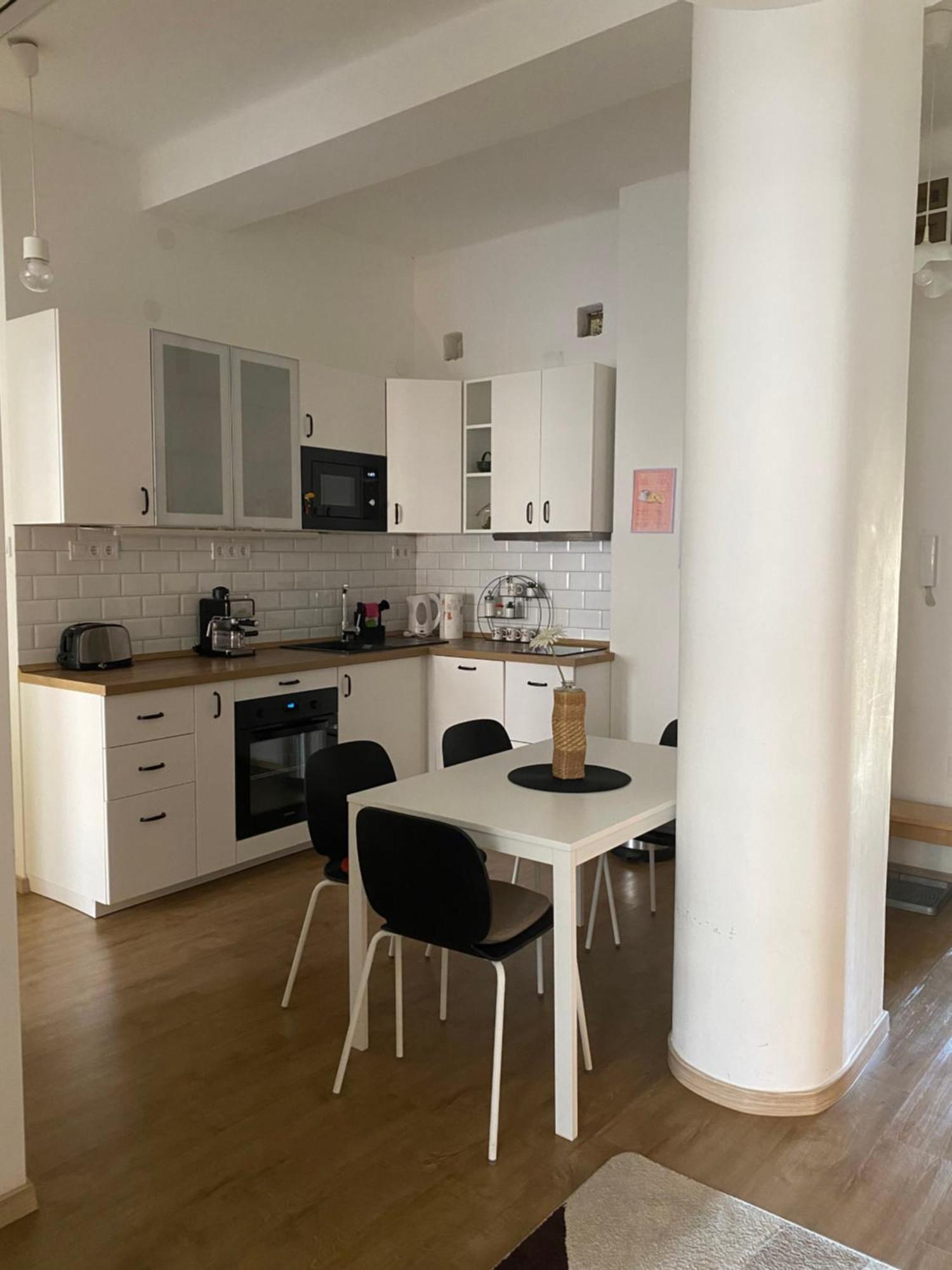 Larix Apartman Budapest Exterior foto